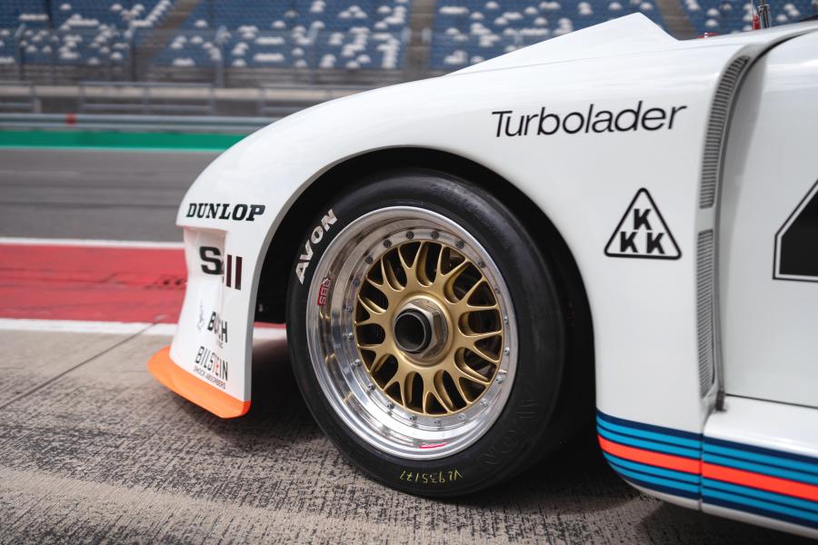 Детали экстерьера Porsche 935/77 Works 1977 года  (фото 26 из 26)